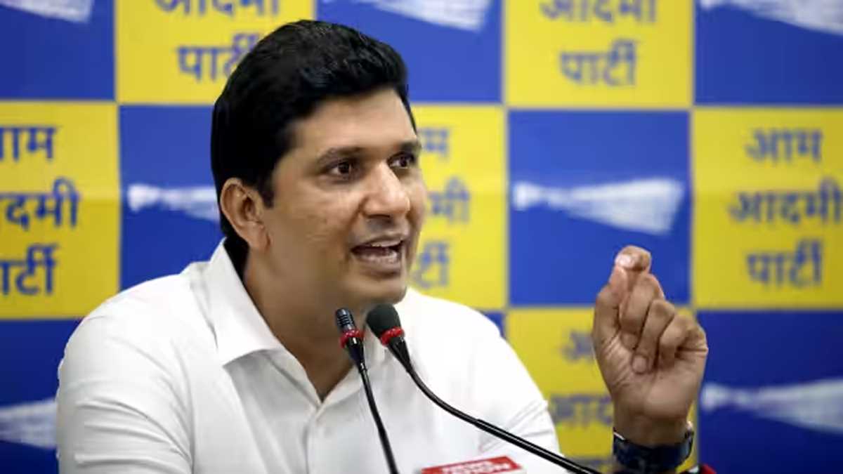 संजय सिंह के सहयोगियों के घर ईडी की छापेमारी बदले की राजनीति से प्रेरित : आप